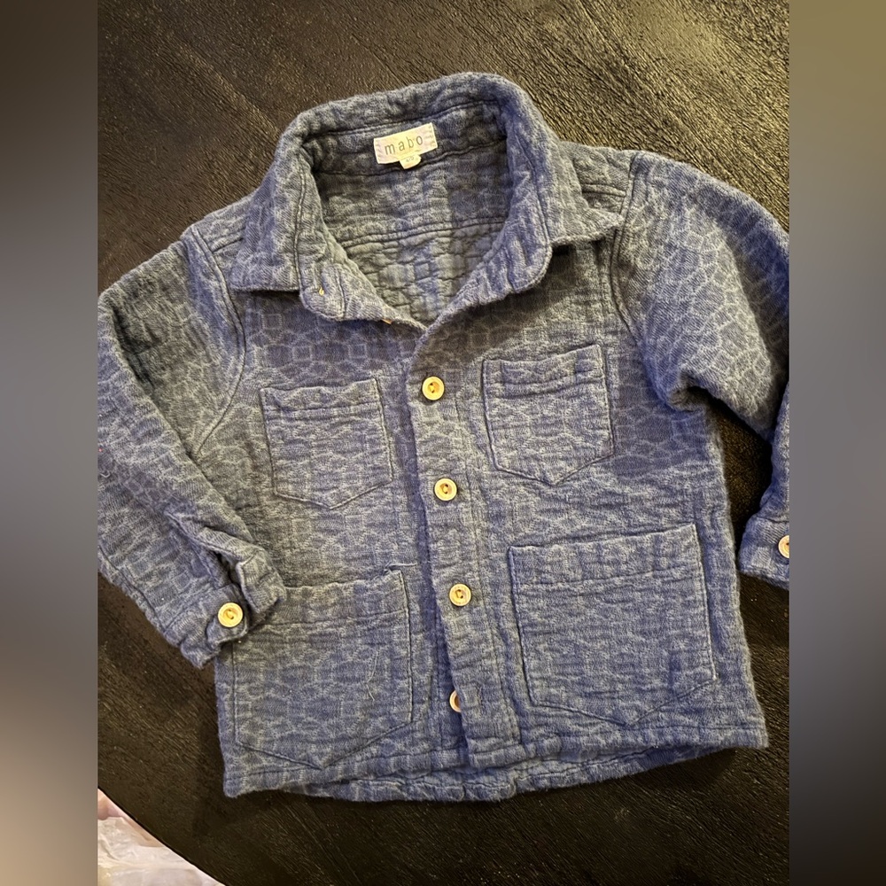 Mabo- size 4/5 - soft blue button up - very soft 100% cotton - like new